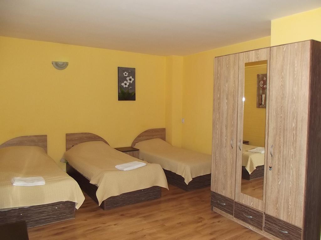 فندق House For Guests And Friends سفيشتوف المظهر الخارجي الصورة